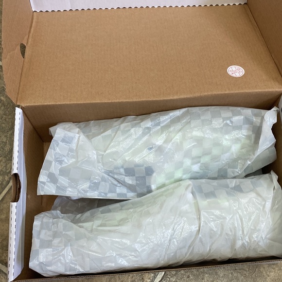 Vans Limited Edition Glow In The Dark Slip-On Shoes.  Zumies Exclusive. - Picture 8 of 9